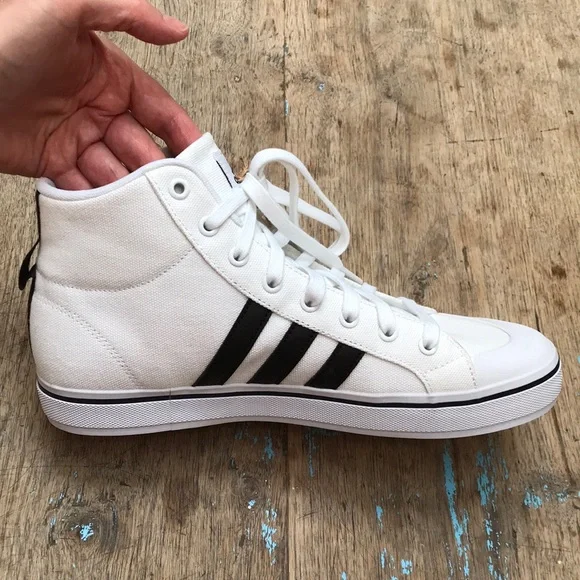 Adidas NEW WITH TAGS High-Top Sneakers Classic Mid Bravada 2.0 Cloudfoam Comfort - Picture 10 of 12